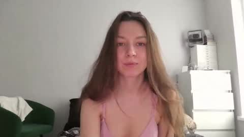 Snapshot of sisiwet19 chatting on April 8, 12:49 pm sisiwet19 online show from April 8, 12:49 pm