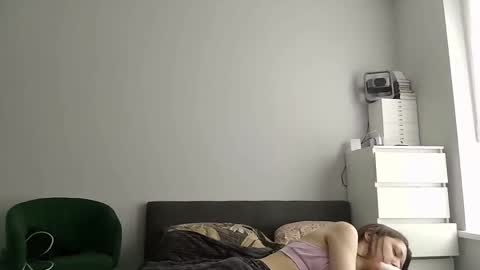 Snapshot of sisiwet19 chatting on April 10, 9:25 am sisiwet19 online show from April 10, 9:25 am