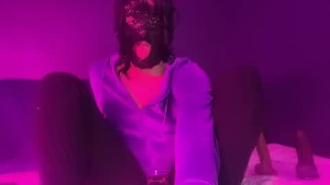 Snapshot of sissycumshooter420 chatting on December 19, 8:32 am sissycumshooter420 online show from December 19, 8:32 am