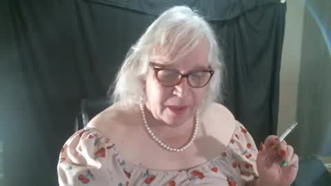 Snapshot of sissydianetx chatting on January 4, 1:53 pm Sissy Diane online show from January 4, 1:53 pm
