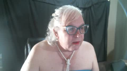 Snapshot of sissydianetx chatting on January 5, 1:58 pm Sissy Diane online show from January 5, 1:58 pm