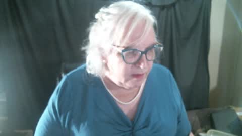 Snapshot of sissydianetx chatting on January 6, 12:27 am Sissy Diane online show from January 6, 12:27 am