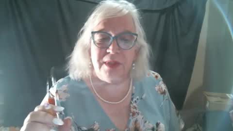 Snapshot of sissydianetx chatting on January 21, 12:36 am Sissy Diane online show from January 21, 12:36 am