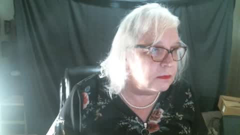 Snapshot of sissydianetx chatting on February 15, 12:37 am Sissy Diane online show from February 15, 12:37 am