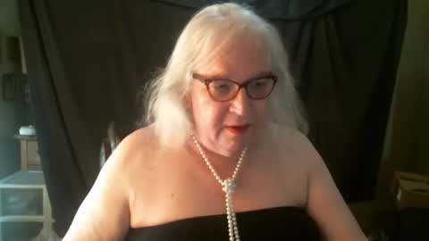 Snapshot of sissydianetx chatting on March 2, 2:00 pm Sissy Diane online show from March 2, 2:00 pm