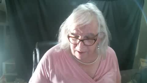 Snapshot of sissydianetx chatting on March 8, 12:33 am Sissy Diane online show from March 8, 12:33 am