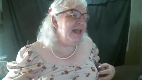 Snapshot of sissydianetx chatting on September 14, 12:59 pm Sissy Diane online show from September 14, 12:59 pm