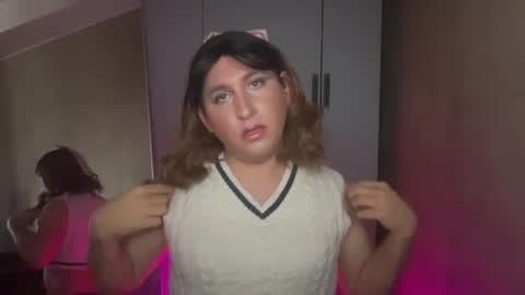 Snapshot of sissymaddieee chatting on March 10, 6:35 pm sissymaddieee online show from March 10, 6:35 pm