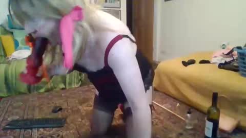 sissyslut online show from April 18, 5:17 pm