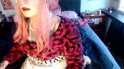 sissyslutliana69 online show from March 17, 12:19 pm