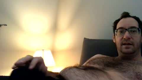 Snapshot of sixfootseven chatting on December 16, 3:32 pm sixfootseven online show from December 16, 3:32 pm