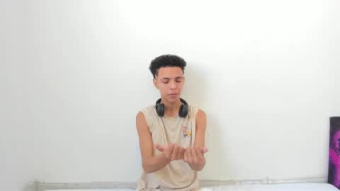 Snapshot of skady_coronado chatting on December 15, 3:53 pm skady_coronado online show from December 15, 3:53 pm