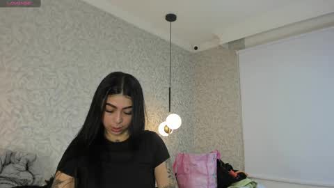 Snapshot of skailyn_angels chatting on October 30, 6:08 pm SKAILYN ANGELS online show from October 30, 6:08 pm