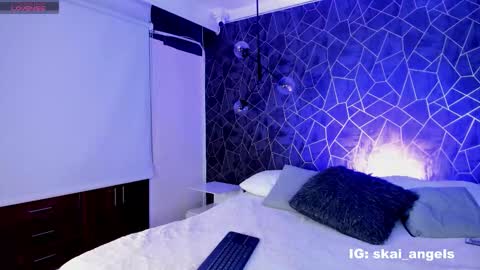 Snapshot of skailyn_angels chatting on November 25, 6:02 am SKAILYN ANGELS online show from November 25, 6:02 am