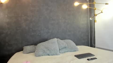 Snapshot of skailyn_angels chatting on December 2, 11:11 pm SKAILYN ANGELS online show from December 2, 11:11 pm