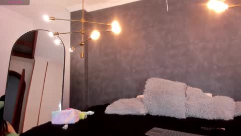 Snapshot of skailyn_angels chatting on February 25, 3:05 am SKAILYN ANGELS online show from February 25, 3:05 am