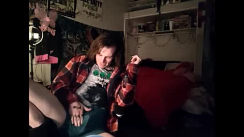 Snapshot of skankhuntrix chatting on February 21, 3:18 am SkankHUNTRx online show from February 21, 3:18 am