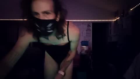 Snapshot of skankhuntrix chatting on June 12, 4:22 am SkankHUNTRx online show from June 12, 4:22 am