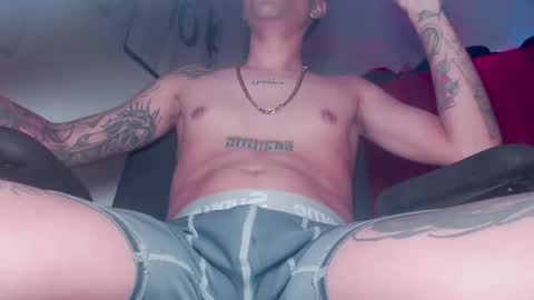 Snapshot of skateboy444 chatting on July 14, 4:50 am king online show from July 14, 4:50 am