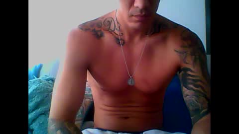 Snapshot of skater19xxx chatting on January 20, 6:21 pm miguel online show from January 20, 6:21 pm