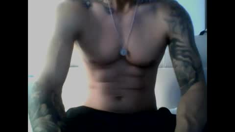 Snapshot of skater19xxx chatting on January 23, 10:22 pm miguel online show from January 23, 10:22 pm