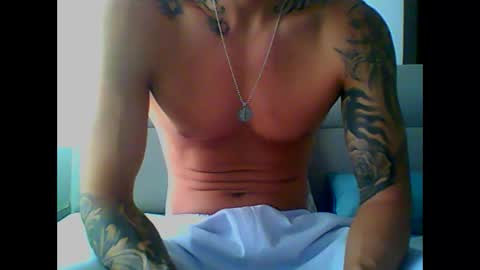 Snapshot of skater19xxx chatting on January 30, 4:55 pm miguel online show from January 30, 4:55 pm