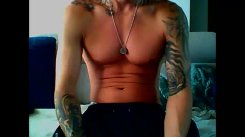 Snapshot of skater19xxx chatting on February 11, 2:57 pm miguel online show from February 11, 2:57 pm