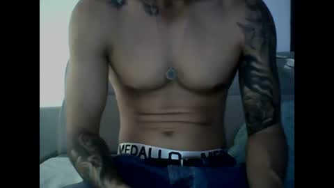 Snapshot of skater19xxx chatting on March 3, 8:32 pm miguel online show from March 3, 8:32 pm