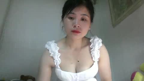 Snapshot of skie1111 chatting on April 23, 7:30 am Shie online show from April 23, 7:30 am