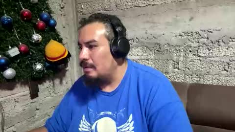 Snapshot of skinhell chatting on April 25, 12:57 am Elias online show from April 25, 12:57 am
