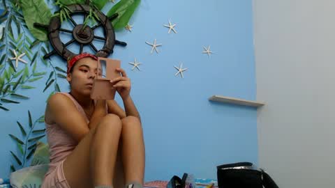 Snapshot of skinny18sexy chatting on July 7, 1:59 pm skinny online show from July 7, 1:59 pm