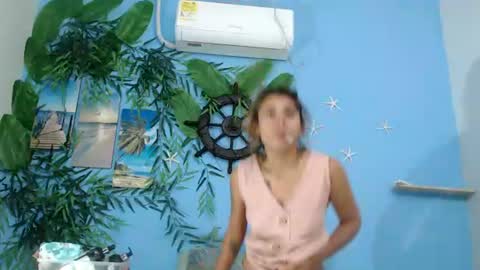 Snapshot of skinny18sexy chatting on July 20, 1:35 pm skinny online show from July 20, 1:35 pm