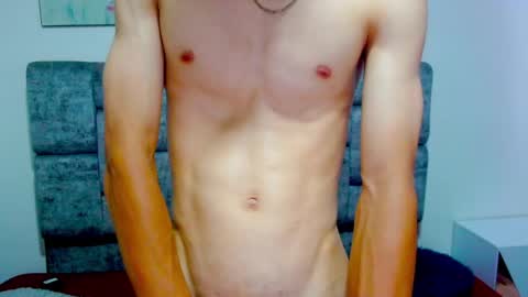 skinny_bigcock20 online show from March 7, 7:38 pm