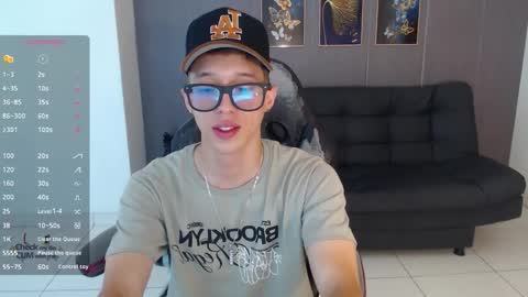 Snapshot of skinny_bigcock20 chatting on April 23, 9:06 pm skinny_bigcock20 online show from April 23, 9:06 pm