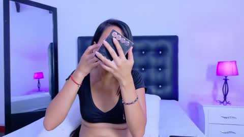 Snapshot of skinny_hottie18 chatting on May 2, 7:41 pm skinny_hottie18 online show from May 2, 7:41 pm