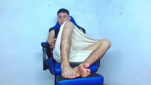 Snapshot of skinny_marked chatting on December 6, 11:47 pm skinny marked online show from December 6, 11:47 pm