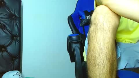 Snapshot of skinny_marked chatting on December 28, 3:26 am skinny marked online show from December 28, 3:26 am