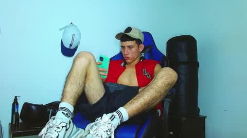 Snapshot of skinny_marked chatting on January 22, 4:23 am skinny marked online show from January 22, 4:23 am