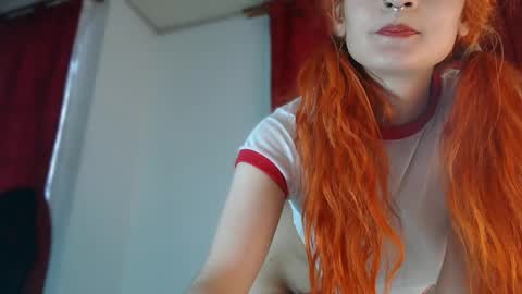 Snapshot of skinny_raven chatting on April 21, 10:34 pm Marion online show from April 21, 10:34 pm