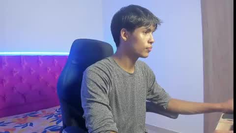 Snapshot of skinny_sam23 chatting on April 26, 3:48 am sam online show from April 26, 3:48 am