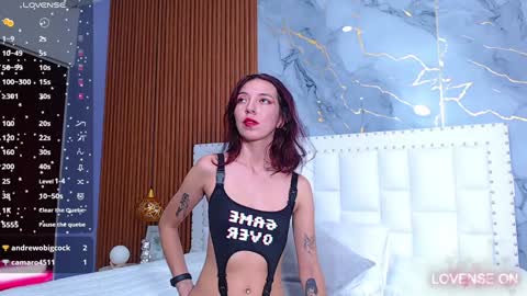 Snapshot of skinnyandcute_ chatting on January 19, 7:26 pm Mariah Black  online show from January 19, 7:26 pm