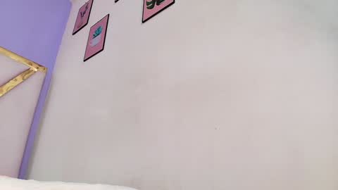 Snapshot of skinnyandcute_ chatting on January 29, 6:12 am Mariah Black  online show from January 29, 6:12 am