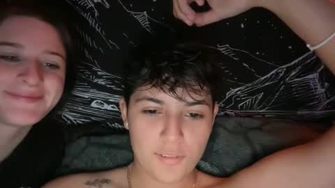 Snapshot of skinnyangel21 chatting on November 29, 5:10 am skinnyangel21 online show from November 29, 5:10 am