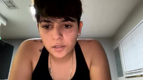 Snapshot of skinnyangel21 chatting on December 17, 3:56 am skinnyangel21 online show from December 17, 3:56 am