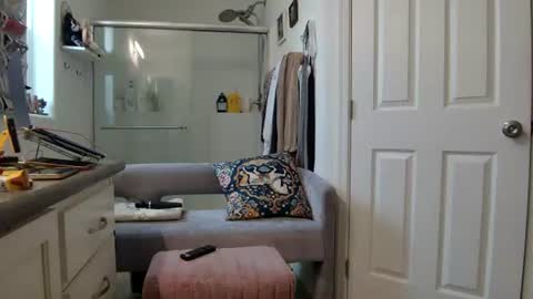 Snapshot of skinnyasianmilf chatting on July 20, 6:21 pm skinnyasianmilf online show from July 20, 6:21 pm