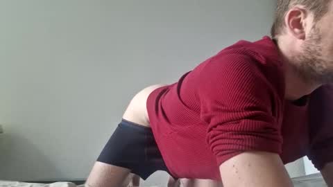 Snapshot of skinnyb24 chatting on May 13, 1:30 pm skinnyb24 online show from May 13, 1:30 pm