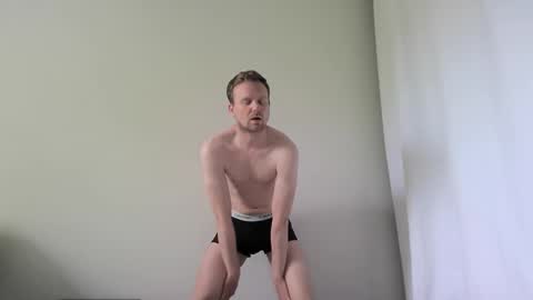 Snapshot of skinnyb24 chatting on June 6, 10:31 am skinnyb24 online show from June 6, 10:31 am