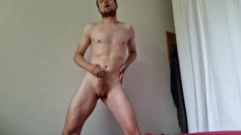 Snapshot of skinnyb24 chatting on July 31, 9:30 am skinnyb24 online show from July 31, 9:30 am