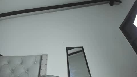 Snapshot of skinnydevil1 chatting on February 18, 3:13 am skinnydevil1 online show from February 18, 3:13 am