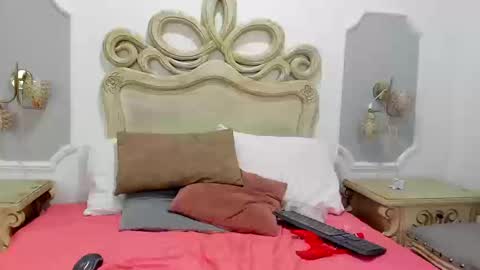 Snapshot of skinnygirl_28 chatting on September 9, 7:57 pm SkinnyGirl online show from September 9, 7:57 pm